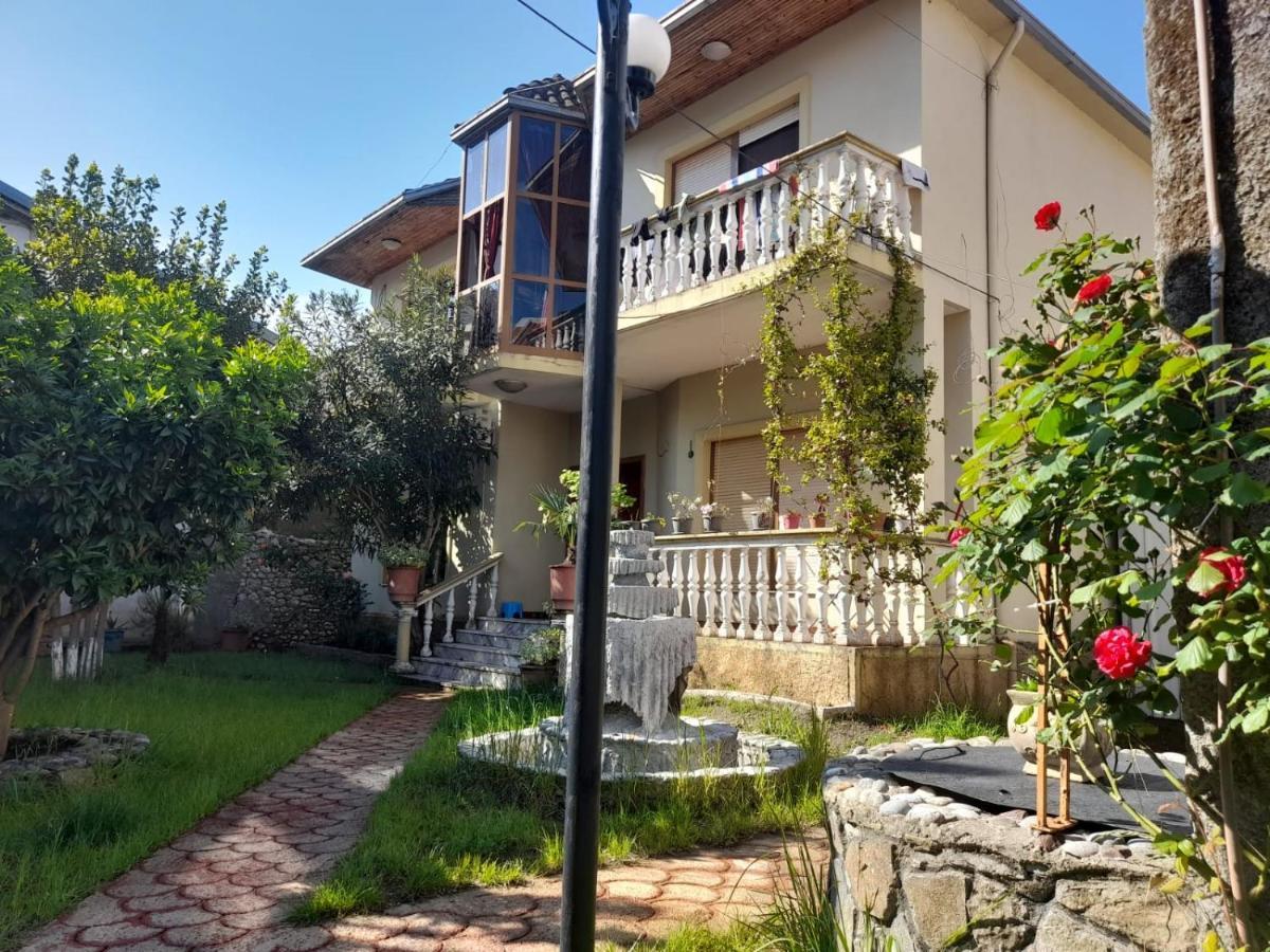 Gather Inn Guest House Shkodër Eksteriør billede